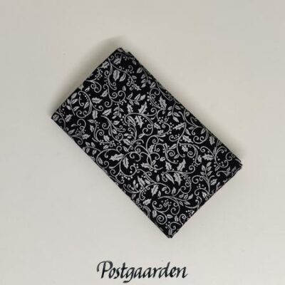 FQ7796 Sort med sølv blade patchworkstof - postgaarden.com