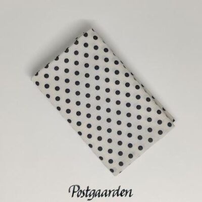 FQ7799 råhvid med grå prik patchworkstof fat-quarter - postgaarden.com