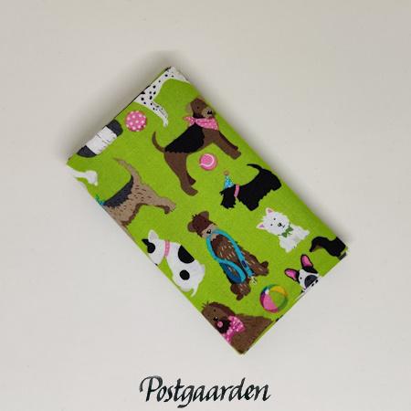 FQ7806 Grøn med hunde patchworkstof - postgaarden.com
