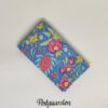 FQ7823 blå med blomster patchworkstof - postgaarden.com