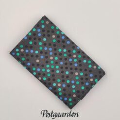 FQ7846 grå med prikker patchworkstof - postgaarden.com