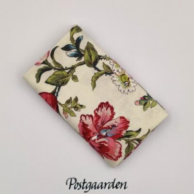 FQ7873 Beige med store blomster patchworkstof - postgaarden.com