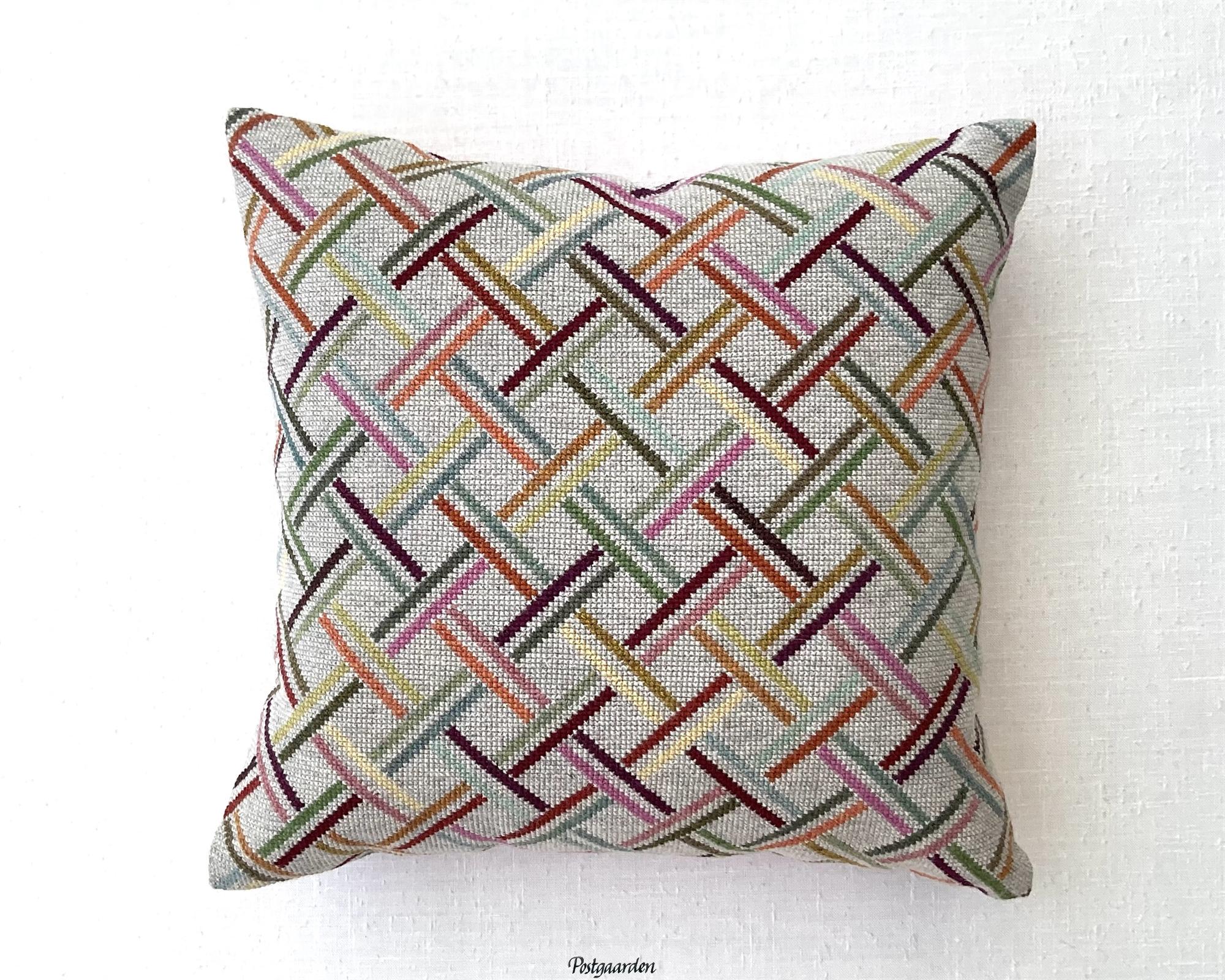 På kryds Pude baldyre broderikit - postgaarden.com