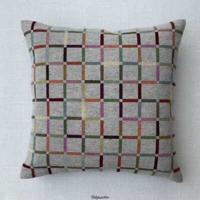 På tværs Pude baldyre broderikit - postgaarden.com