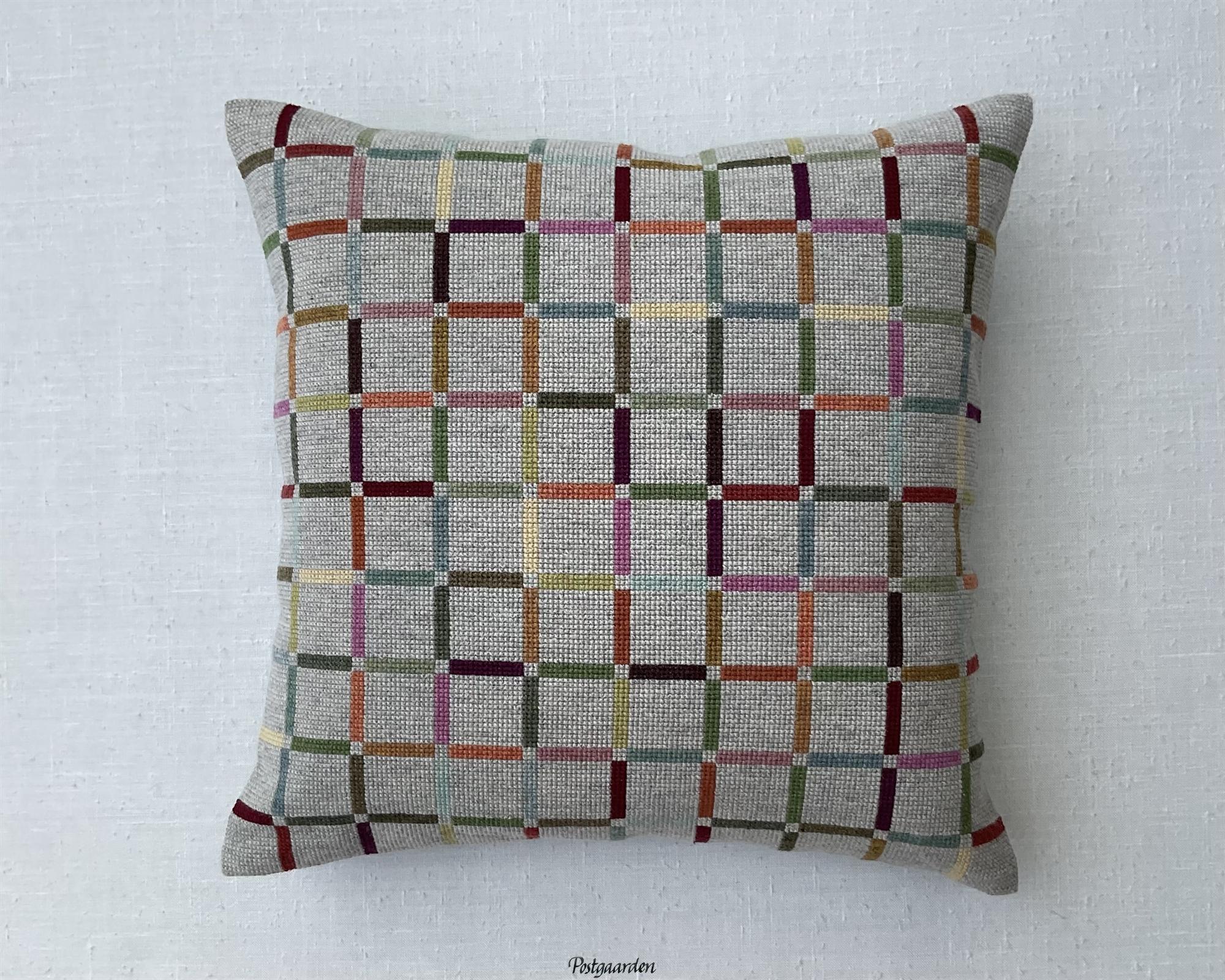 På tværs Pude baldyre broderikit - postgaarden.com